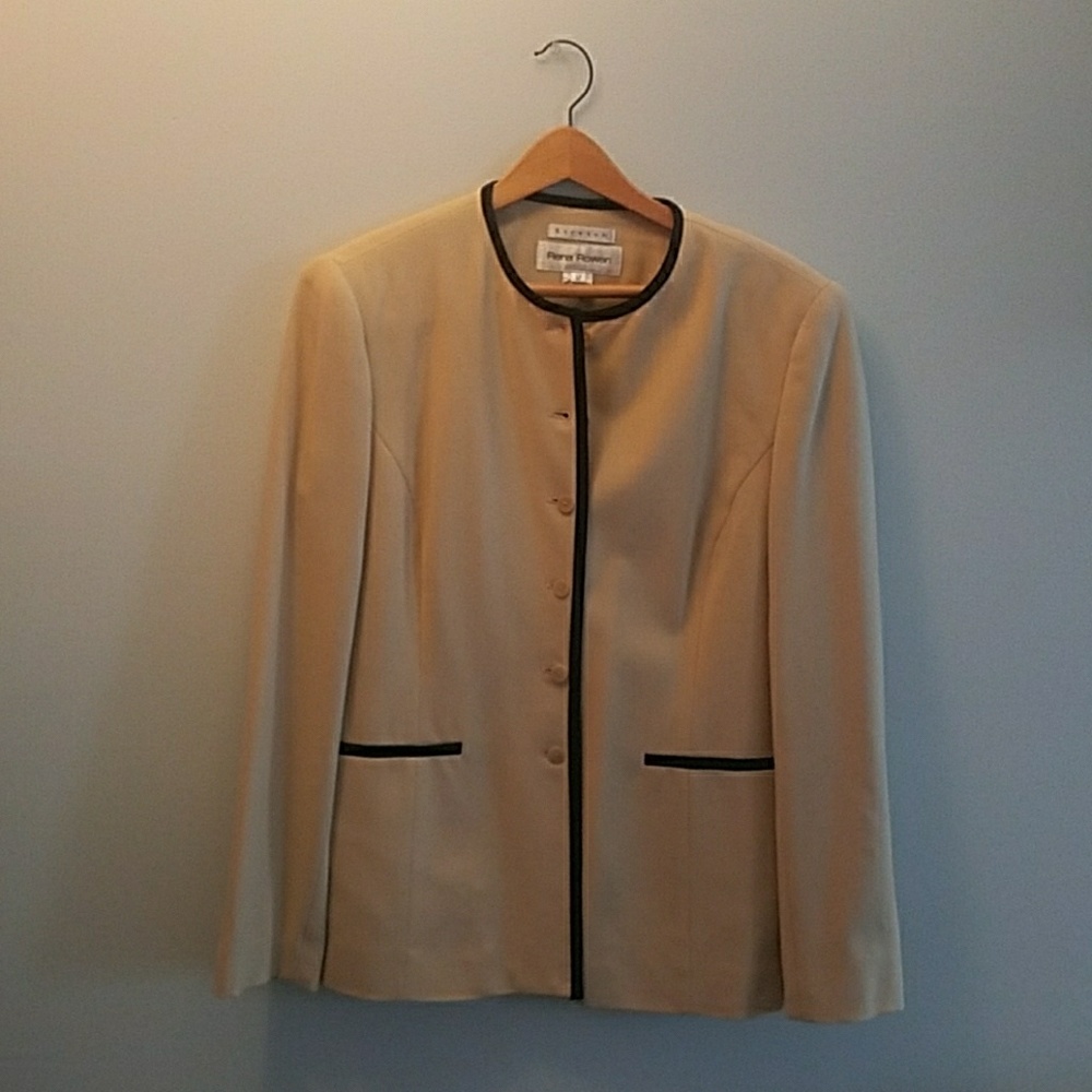 Rena Rowan womans stretch blazer